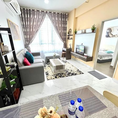 Golden Troika Kota Bharu - 2 Bedrooms Exteriör bild