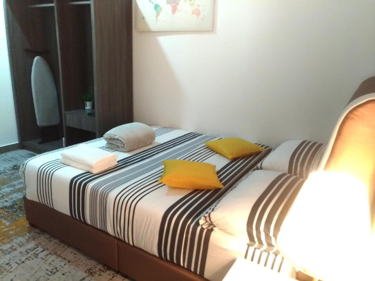 Golden Troika Kota Bharu - 2 Bedrooms Exteriör bild
